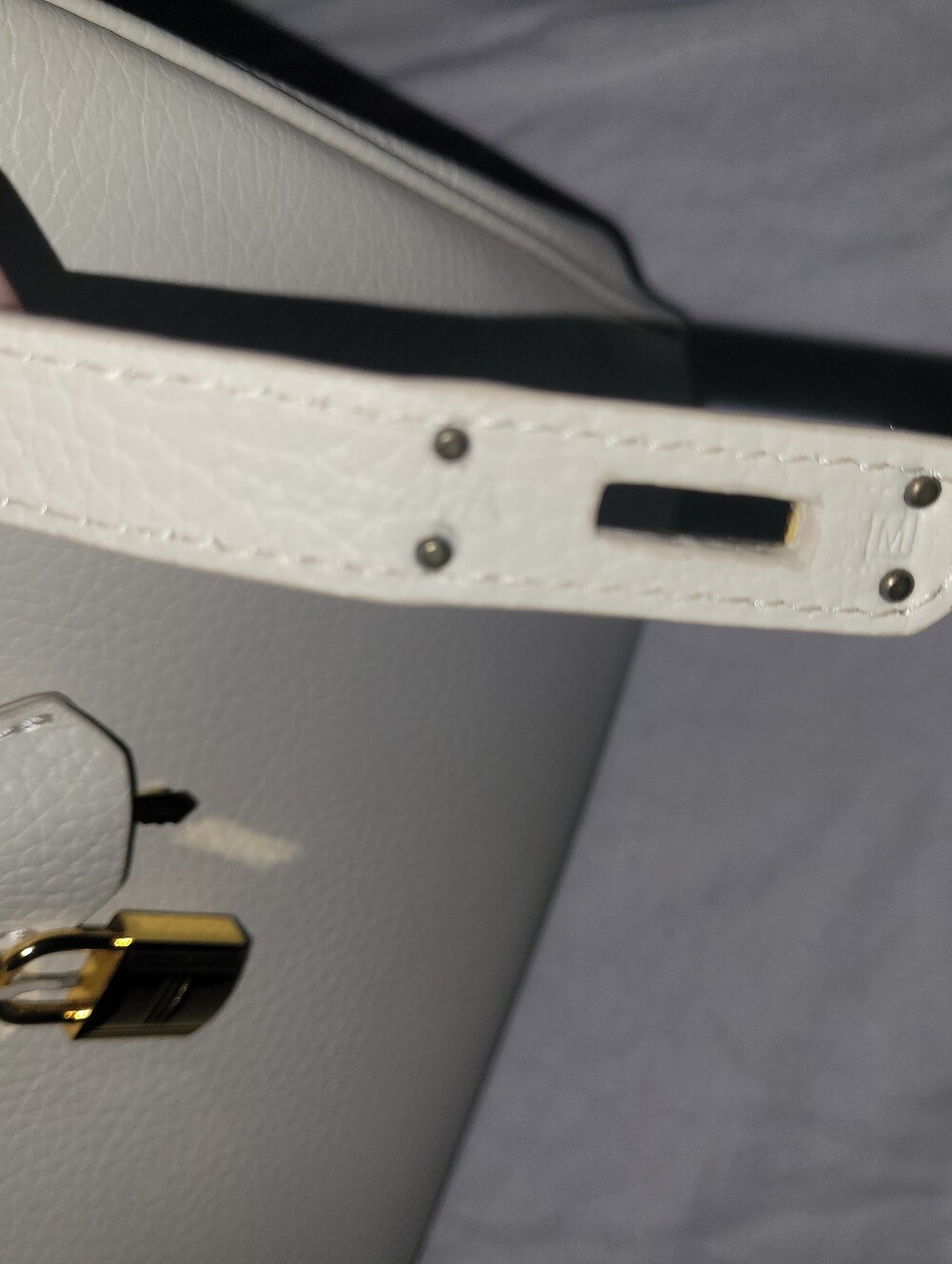 Hermes Cream Leather Birkin 30 Handbag - Picture 6 of 11